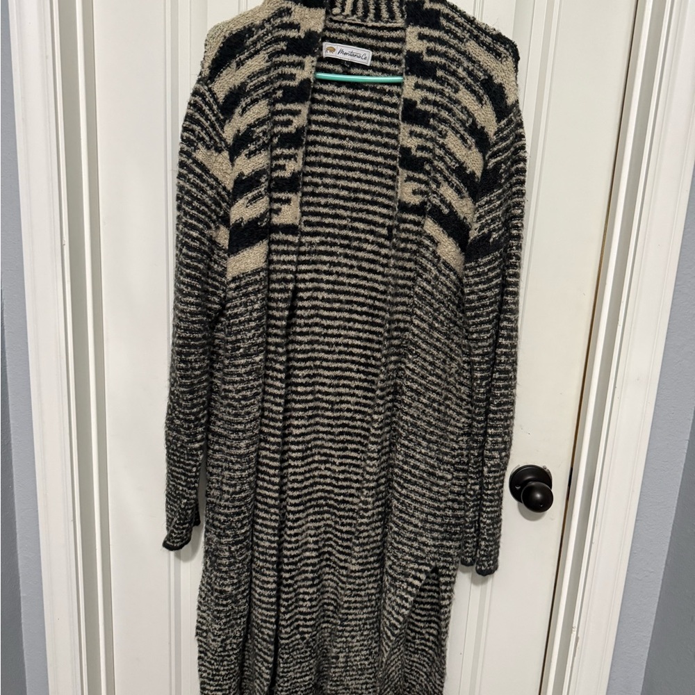 Aventura Black and Cream Knit Cardigan
